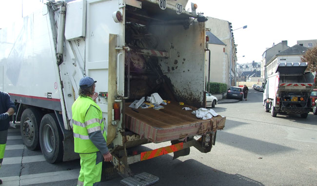 Encombrants secteur 8 - Rond Point Farman- Boulevard Santos Dumont